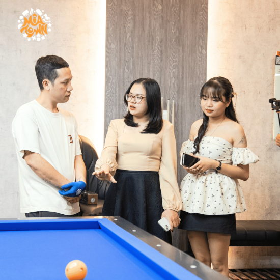 Hot Streamer Thầy Giáo Ba