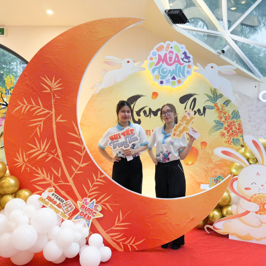 Trung Thu đến rồi, 𝐌𝐈𝐀 𝐓𝐎𝐖𝐍 có góc check-in xinh xắn chờ các bé iu nè
