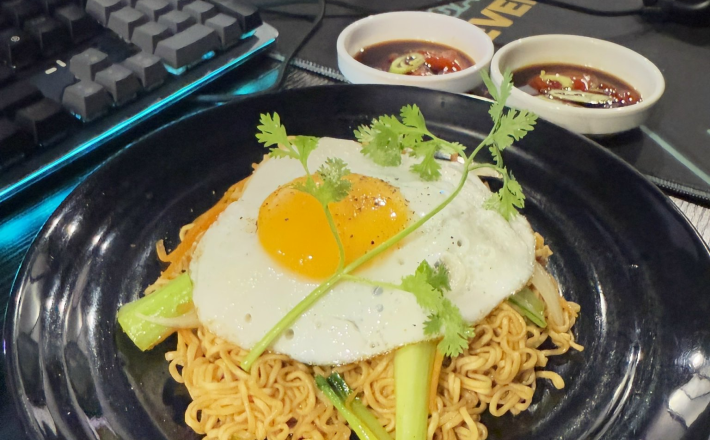 Mì Xào Trứng Rau Củ
